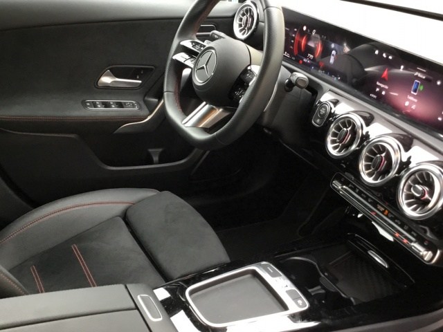 MERCEDES-BENZ Clase A 180 d Compacto en Lercauto 96 - Foto 9