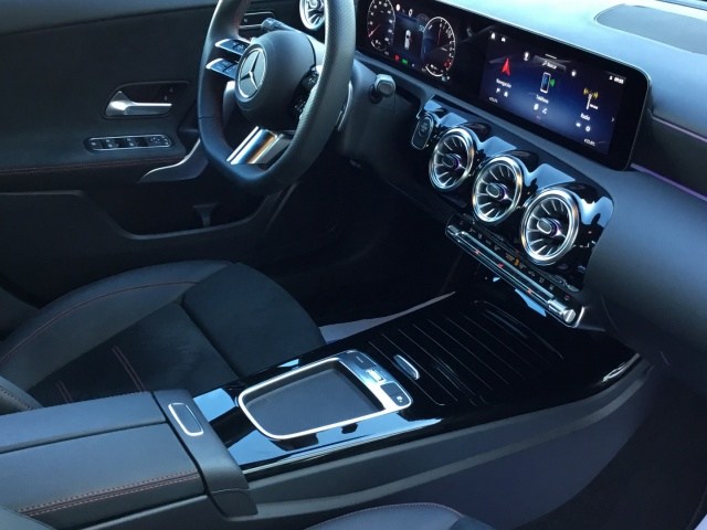 MERCEDES-BENZ Clase A 250 e AMG Line (EURO 6d) en Lercauto 96 - Foto 10