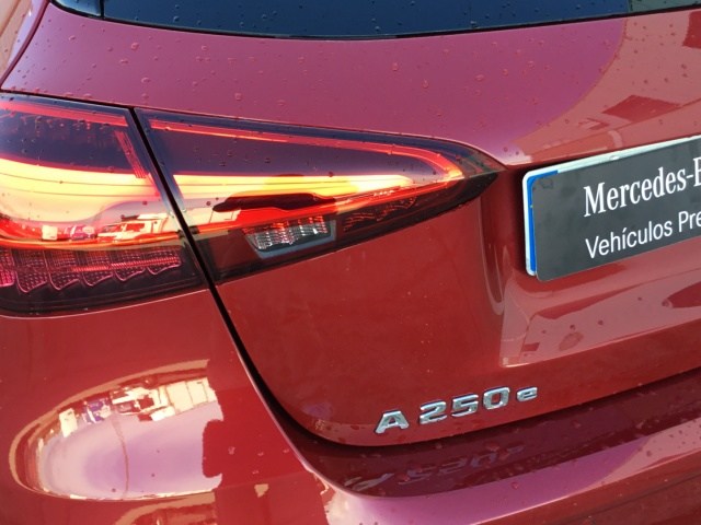 MERCEDES-BENZ Clase A 250 e AMG Line (EURO 6d) en Lercauto 96 - Foto 12