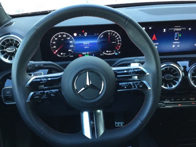 MERCEDES-BENZ Clase A 250 e AMG Line (EURO 6d) en Lercauto 96 - Foto 9