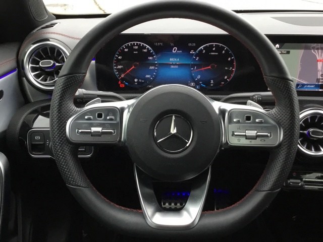 MERCEDES-BENZ Clase CLA 180 AMG Line (EURO 6d) en Lercauto 96 - Foto 9