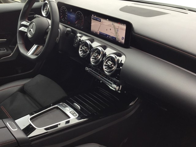 MERCEDES-BENZ Clase A 180 d Berlina en Integral Automoción 2000 (Valladolid) - Foto 11