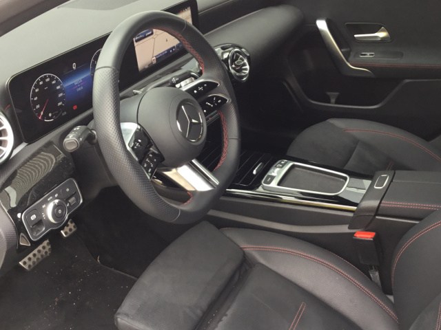 MERCEDES-BENZ Clase A 180 d Berlina en Integral Automoción 2000 (Valladolid) - Foto 6