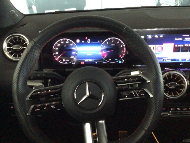 MERCEDES-BENZ Clase GLA 200 AMG Line en Integral Automoción 2000 (Valladolid) - Foto 10