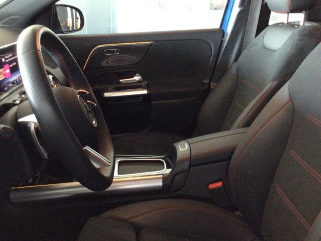 MERCEDES-BENZ Clase GLA 200 AMG Line en Integral Automoción 2000 (Valladolid) - Foto 8