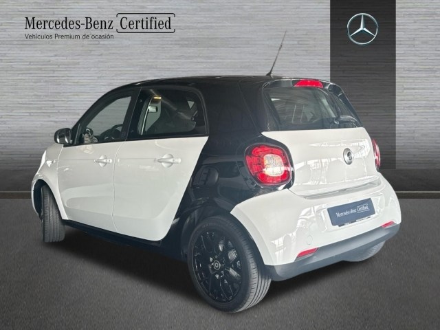SMART forfour 60kW(81CV) EQ en Integral Automoción 2000 (Valladolid) - Foto 4