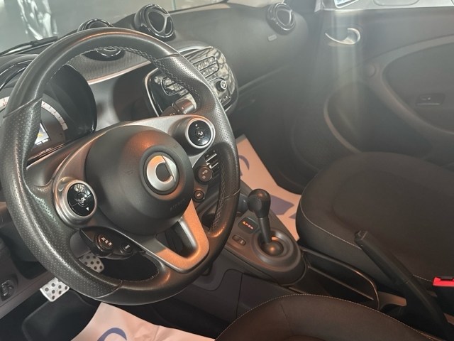 SMART forfour 60kW(81CV) EQ en Integral Automoción 2000 (Valladolid) - Foto 6