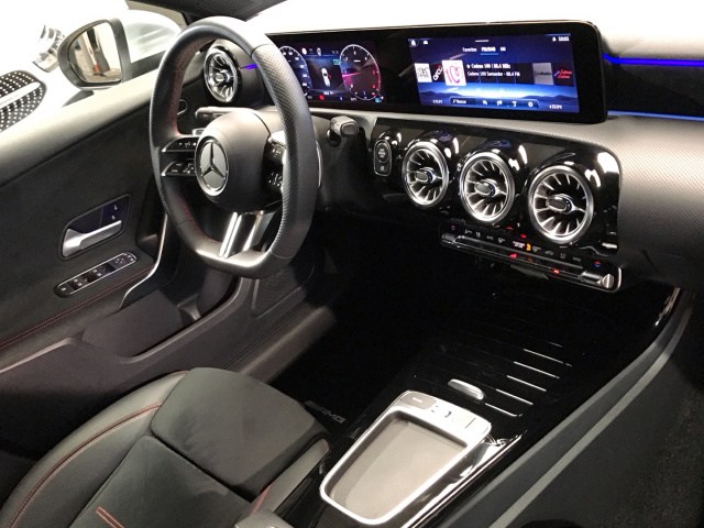 MERCEDES-BENZ Clase A 200 d Compacto en Adarsa Norte - Foto 10