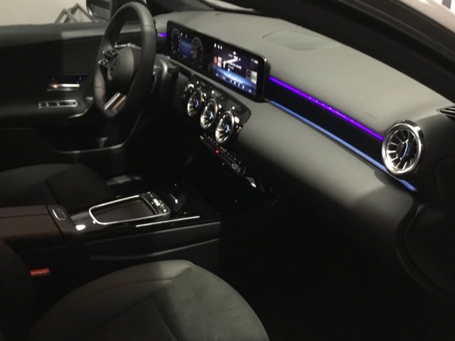 MERCEDES-BENZ Clase A 180 Compacto en Adarsa Norte - Foto 10
