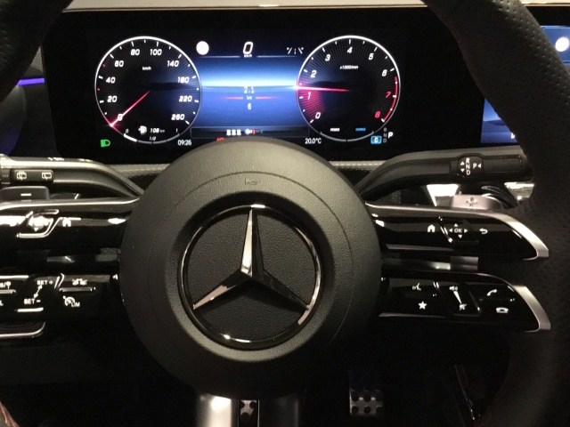 MERCEDES-BENZ Clase A 180 Compacto en Adarsa Norte - Foto 9