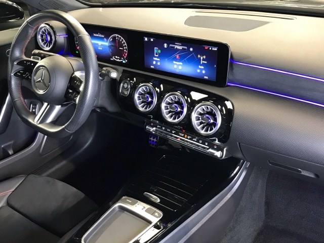 MERCEDES-BENZ Clase A 250 e Compacto en Adarsa Norte - Foto 10