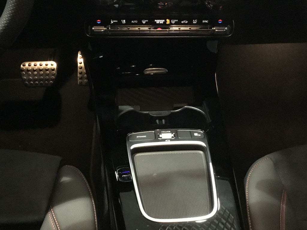MERCEDES-BENZ Clase CLA 200 d Coupé en Adarsa Norte - Foto 11