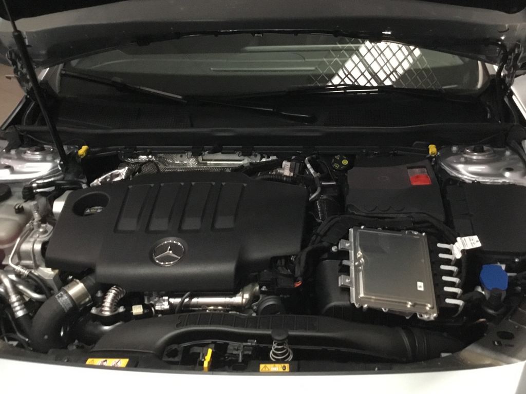 MERCEDES-BENZ Clase CLA 200 d Coupé en Adarsa Norte - Foto 12