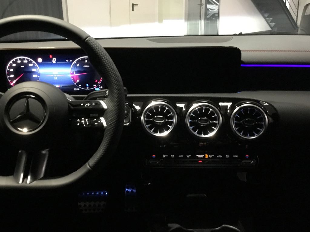 MERCEDES-BENZ Clase CLA 200 d Coupé en Adarsa Norte - Foto 7