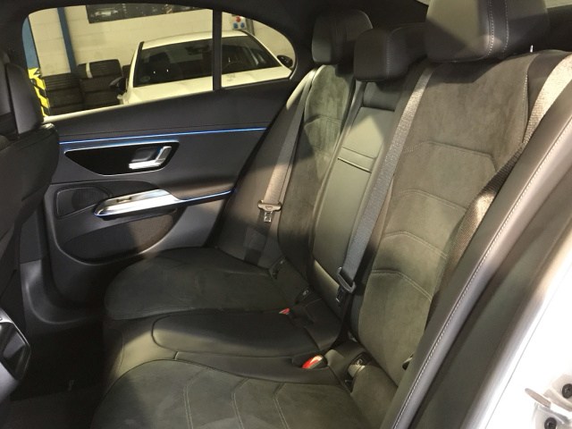 MERCEDES-BENZ Clase E 300 de AMG Line Advanced Plus en Adarsa Norte - Foto 11