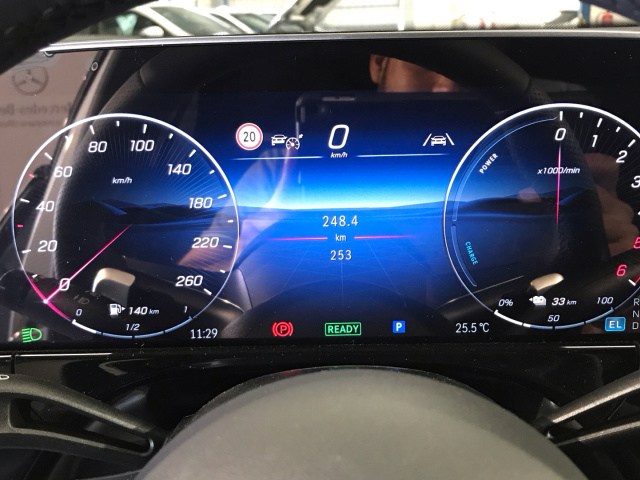 MERCEDES-BENZ Clase E 300 de AMG Line Advanced Plus en Adarsa Norte - Foto 18