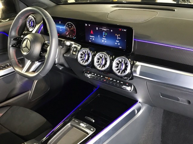 MERCEDES-BENZ Clase GLB 200 d 4Matic AMG Line en Adarsa Norte - Foto 10
