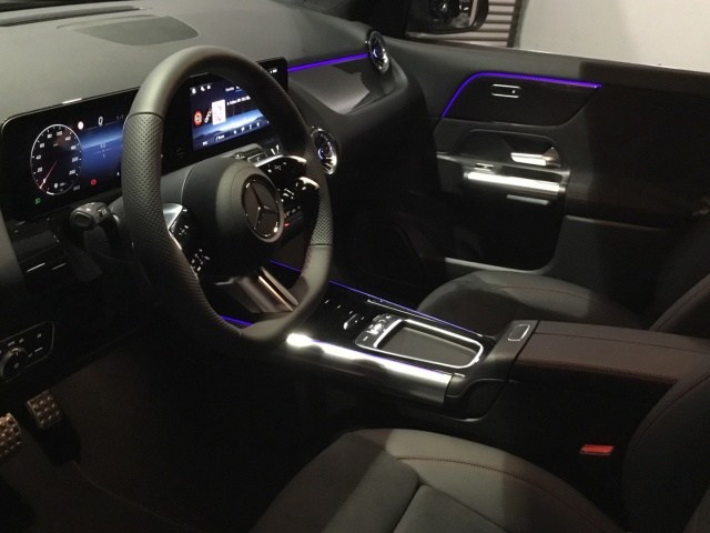 MERCEDES-BENZ Clase GLA 200 en Adarsa Norte - Foto 6