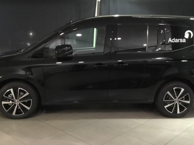 MERCEDES-BENZ Clase T 180 d en Adarsa Norte - Foto 11