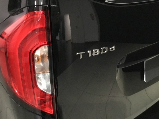 MERCEDES-BENZ Clase T 180 d en Adarsa Norte - Foto 9